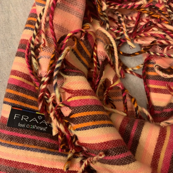 Infinity Scarf with fringe - Picture 3 of 3